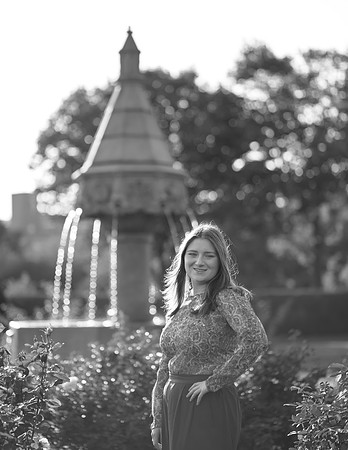 Niamh Senior Photo (105)