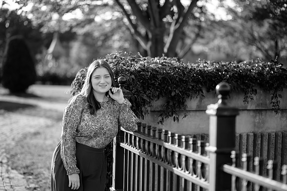 Niamh Senior Photo (30)