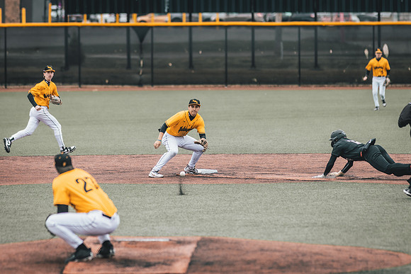 Baseball vs BLC-336