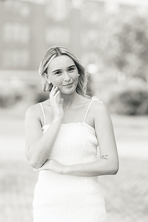07.09.23 Senior Shoot Cut 2 32