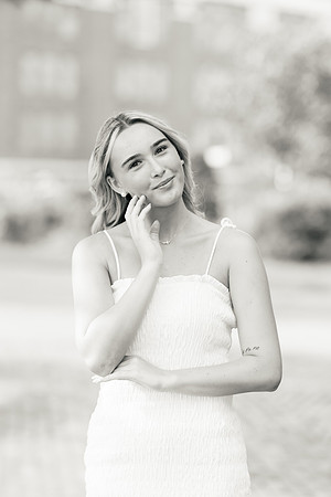 07.09.23 Senior Shoot Cut 2 34