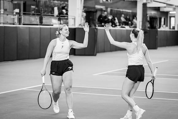 Tennis vs The W-76