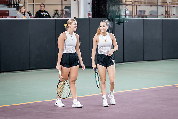 Tennis vs The W-77