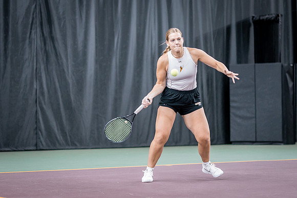 Tennis vs The W-52