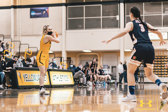 2022.01.29 UWS WBB vs. Northland WM71