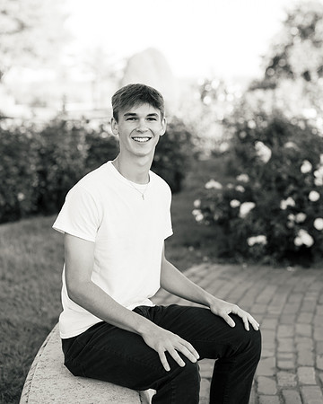 Oscar Senior Shoot-1-107