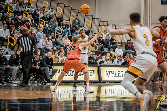 UWS MBB vs. UWRF WM 38