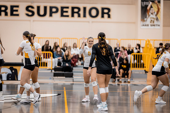 UWS VB vs CROWN-73