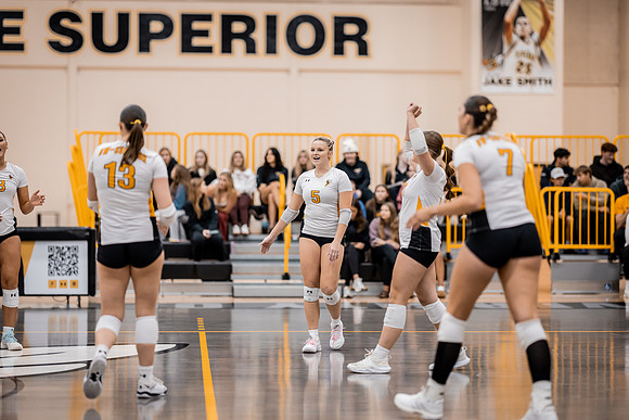 UWS VB vs CROWN-79