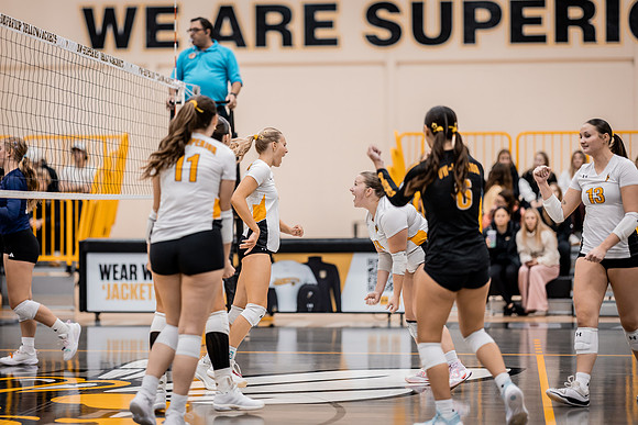 UWS VB vs CROWN-95