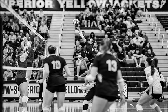 VB vs UNW-125