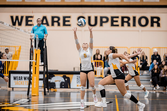 UWS VB vs CROWN-77