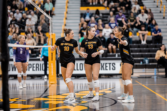 VB vs UNW-122