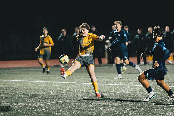 UWS MSOC vs BU-220
