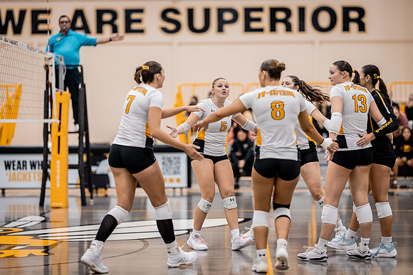 UWS VB vs CROWN-179