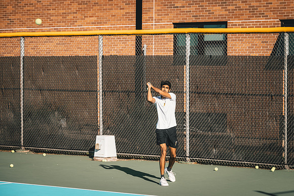 Tennis vs STO-153