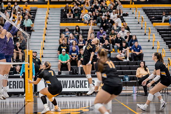 VB vs UNW-72