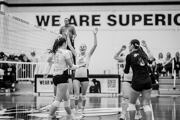 UWS VB vs CROWN-160