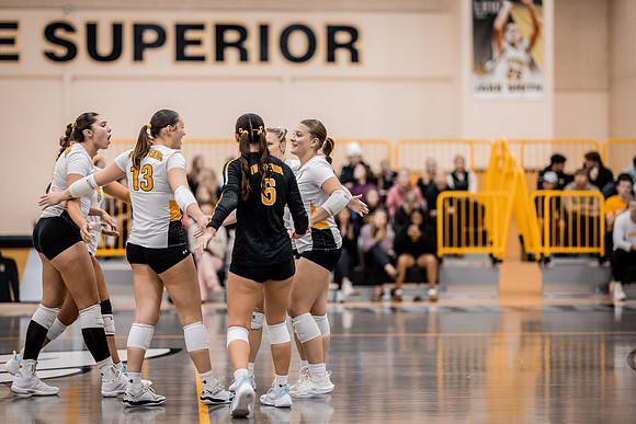 UWS VB vs CROWN-113