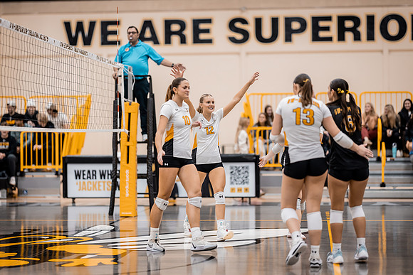 UWS VB vs CROWN-153