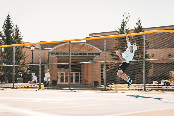 Tennis vs STO-33