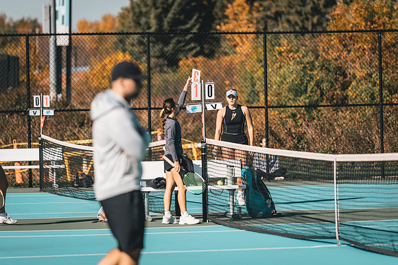 Tennis vs STO-100