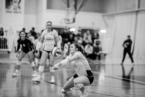 UWS VB vs CROWN-104
