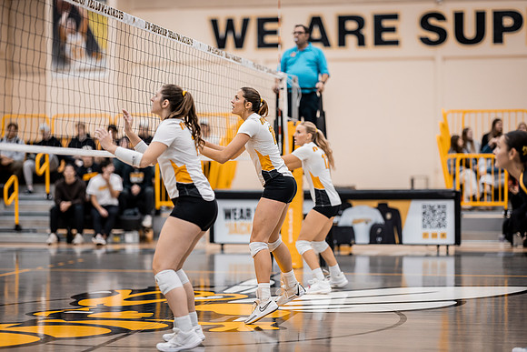 UWS VB vs CROWN-157