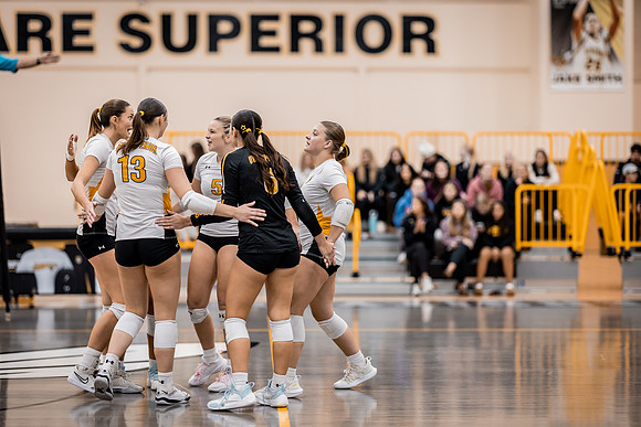 UWS VB vs CROWN-149