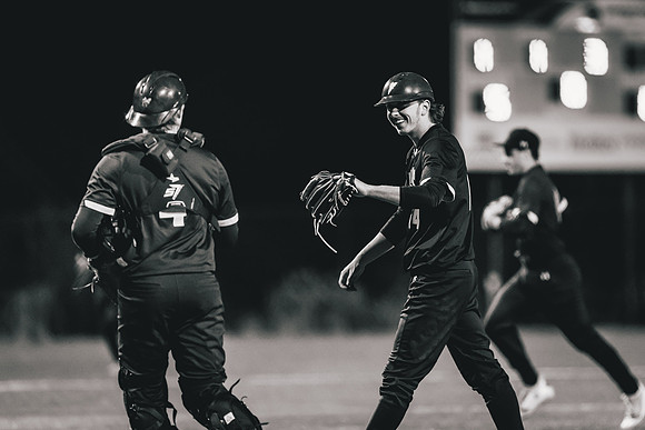 UWS BSB vs Crown -1-190