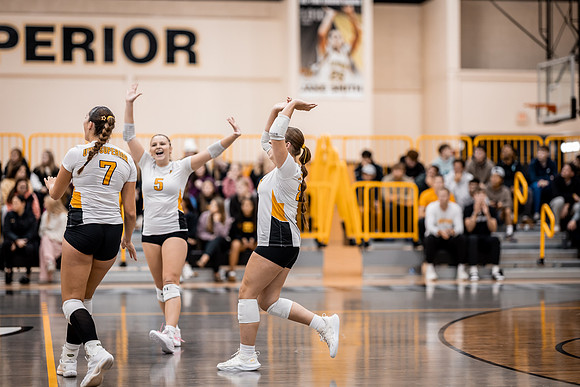UWS VB vs CROWN-120