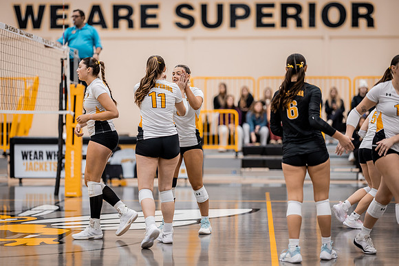 UWS VB vs CROWN-48