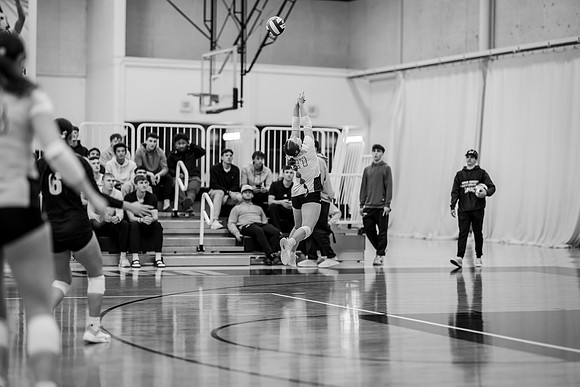 UWS VB vs CROWN-64