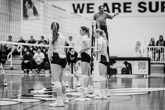 UWS VB vs CROWN-156