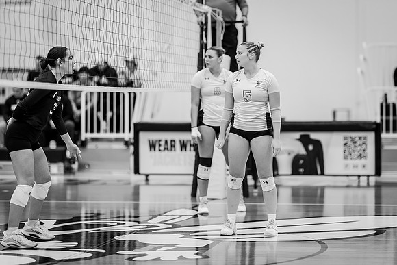 UWS VB vs CROWN-76