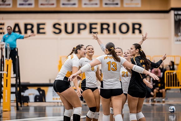 UWS VB vs CROWN-183