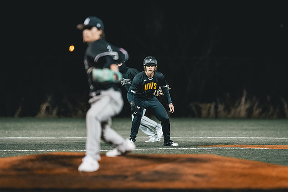 UWS BSB vs Crown -1-194