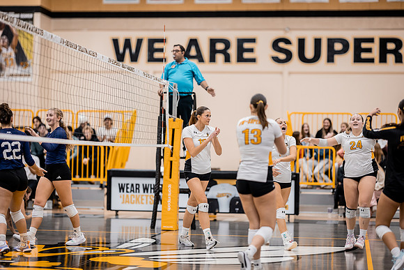 UWS VB vs CROWN-133
