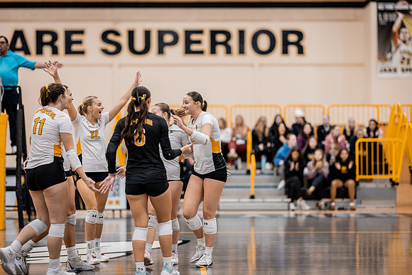 UWS VB vs CROWN-175