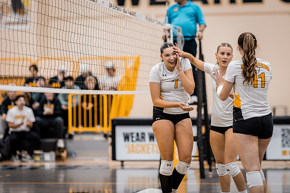 UWS VB vs CROWN-99