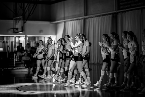 UWS VB vs CROWN-32