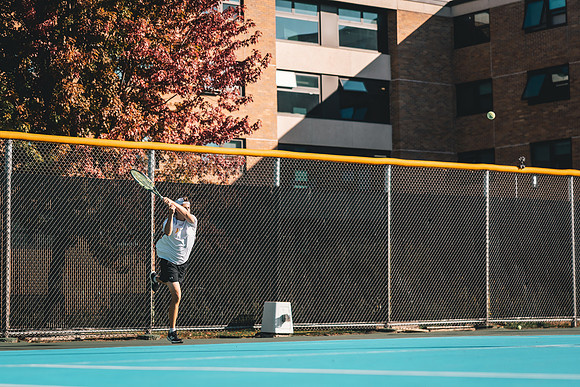 Tennis vs STO-18