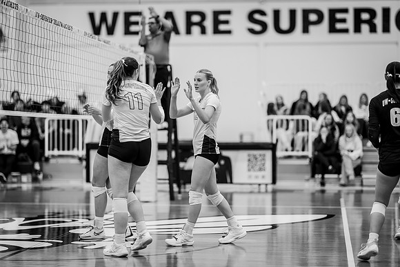 UWS VB vs CROWN-135