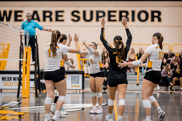 UWS VB vs CROWN-139