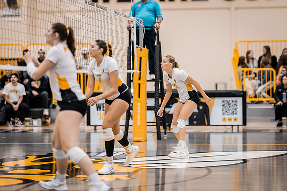 UWS VB vs CROWN-100