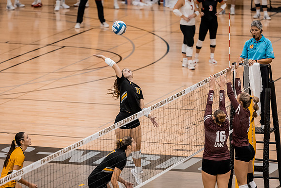VB vs UWL -142
