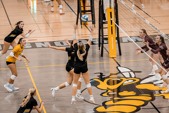VB vs UWL -104