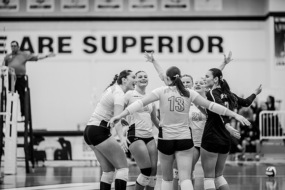 UWS VB vs CROWN-184