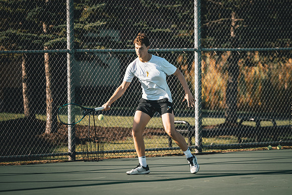 Tennis vs STO-204