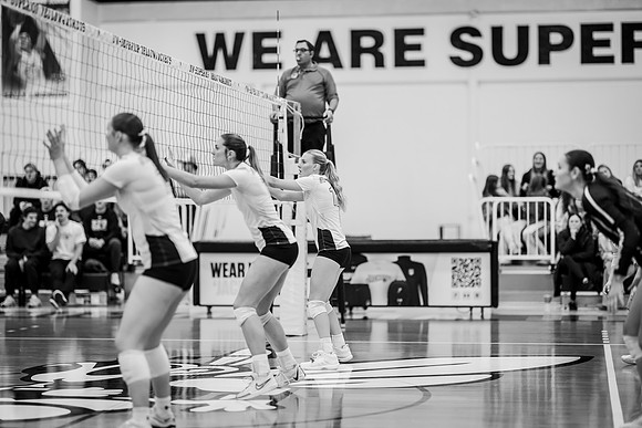 UWS VB vs CROWN-132